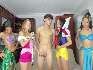 couple
        your_dolls cam image #5332443