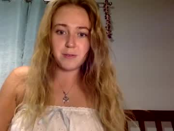 girl
        winterbunny69 cam image #3597648