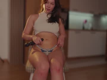 girl
        annvelvet cam image #3956080