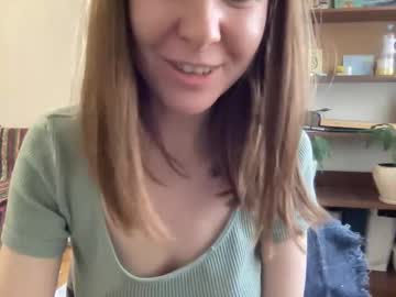 girl
        eva_sax_31 cam image #6545612