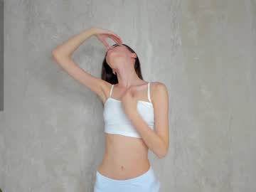 girl
        cutie_ghostie cam image #3615394