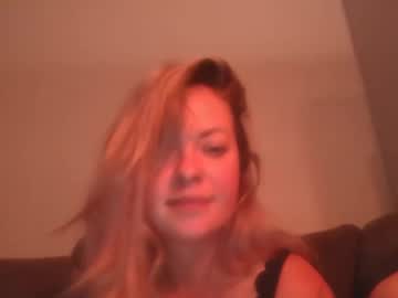 girl
        islandlove333 cam image #4792120