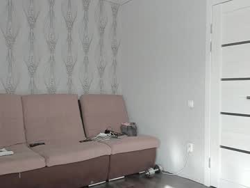couple
        mistress_angie_ cam image #49114