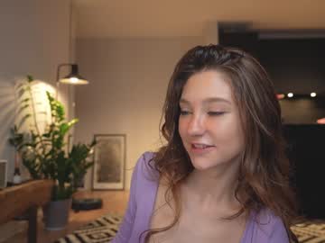 girl
        mia_elfie cam image #4732702