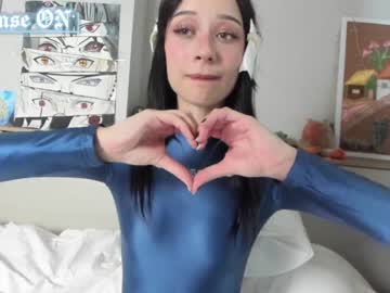 girl
        lucysmoothi cam image #2723095