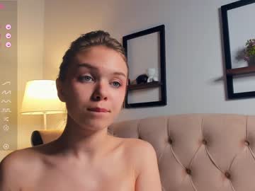 girl
        lesi_weis cam image #3177854