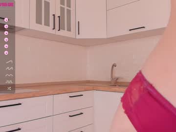 girl
        loribanks cam image #1158247