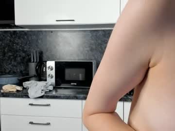 girl
        julianacrosier cam image #3502326