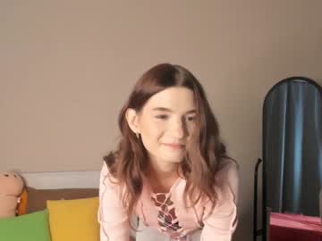 girl
        roseblanche2k cam image #3135789