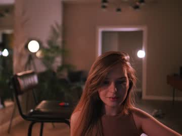 girl
        alterali cam image #1269267