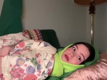 girl
        littlesugarpea cam image #6133438