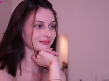 girl
        milanabaileys cam image #2453332