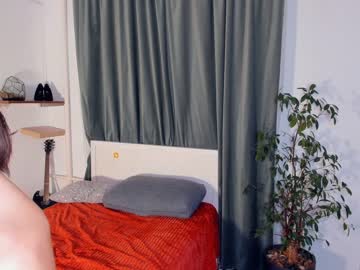 girl
        _night_moon_ cam image #3292655