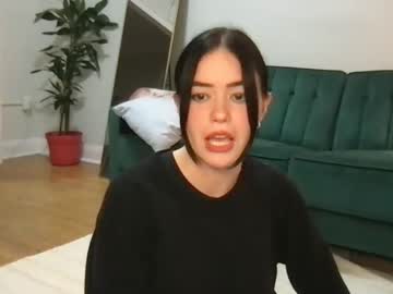girl
        littlesugarpea cam image #2698813