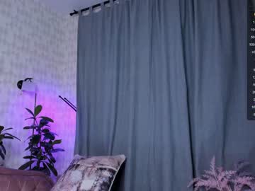 girl
        lika_moon cam image #400003