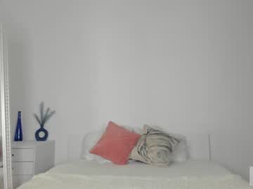 girl
        violetta_finch cam image #4247979