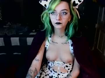 girl
        inarafoxxx cam image #3747432