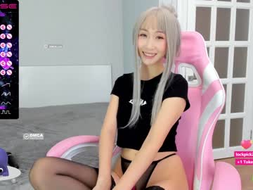 girl
        keizzzy cam image #776010