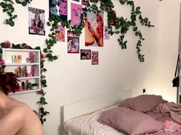 girl
        bloomyboom cam image #6513342