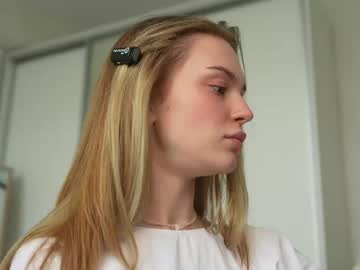 girl
        cyberheart_ cam image #6480174