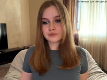 girl
        cute_siberian_girl cam image #6421402