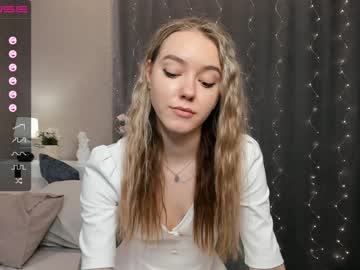 girl
        shelbywheatwillow cam image #2918504