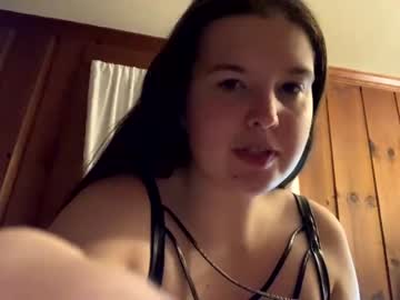 girl
        destinygreathead25 cam image #2923692