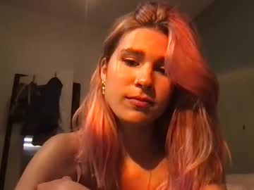 girl
        pinkfunkyfairy cam image #1622302