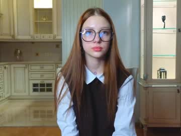 girl
        shirleywhitney cam image #3286356