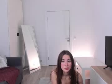 girl
        elannand cam image #3362559