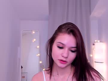 girl
        amy_doux cam image #590928