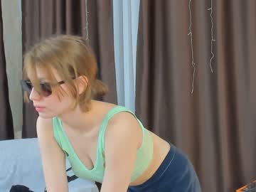 girl
        yourprincessbubblegum cam image #3716647