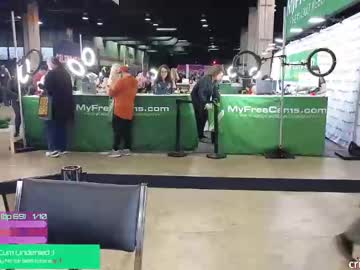 girl
        crimsonkitten cam image #6534014