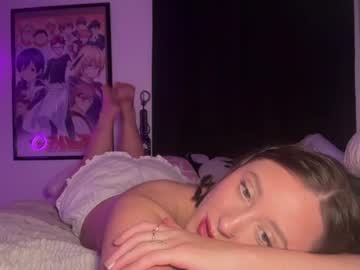 girl
        alex499990 cam image #3712595