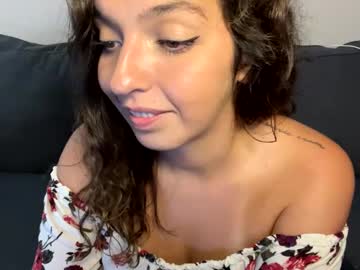 girl
        straightoutthetrailer cam image #4598024