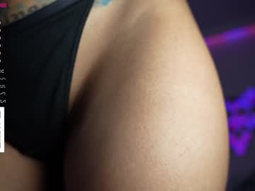 girl
        amniemodel cam image #40101