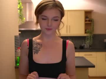 girl
        lucydelovely cam image #536230