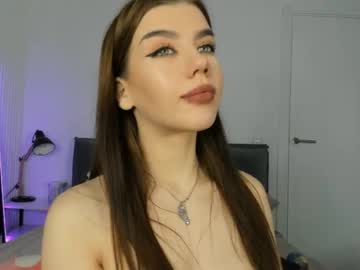 girl
        jenie_fire cam image #4714712