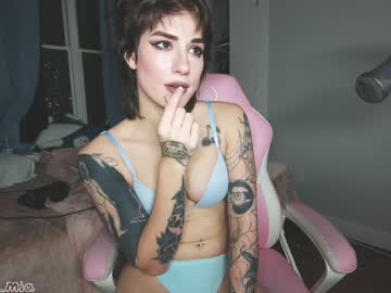 girl
        aynmarie cam image #1852103