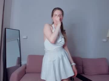 girl
        jacquelinenewton cam image #1860176
