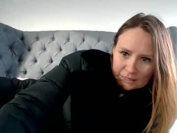 girl
        eatmypie69 cam image #2968983