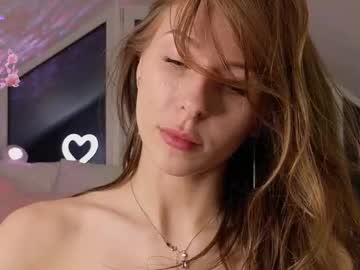 girl
        yononeey cam image #6187964
