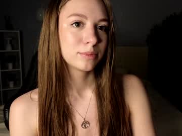 girl
        katy_gimler cam image #5829642