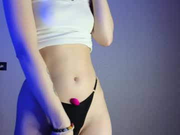 girl
        elsa_limerence cam image #4814752