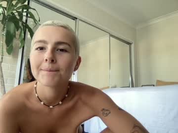 girl
        baldbaddiex cam image #1486722