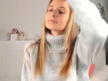 girl
        oliviasolis cam image #679980