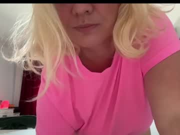 girl
        kiradivine cam image #4678106