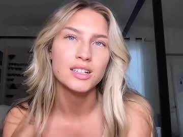 girl
        thezabrina cam image #1462868