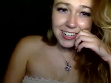 girl
        winterbunny69 cam image #3519029