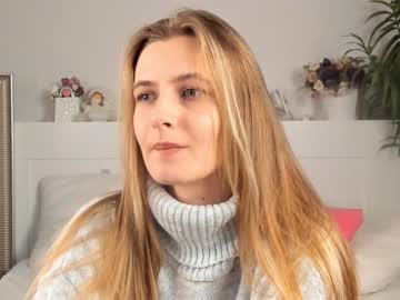 girl
        oliviasolis cam image #680994